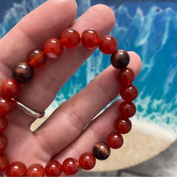 Handmade crystal bracelet // red agate & red tigers eye // 7” average wrist - Picture 4 of 4